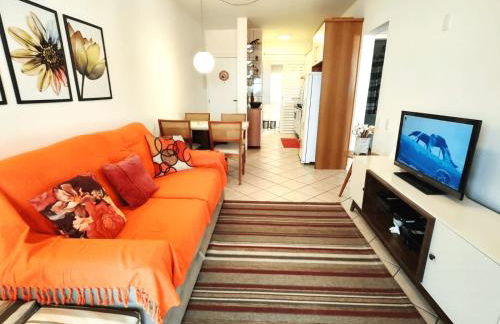 Apto com sacada e churrasq 260m Praia Brava COI302 - Foto 2