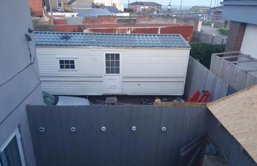 The hawthorns large detached 3 bedroom family home - Photo 35