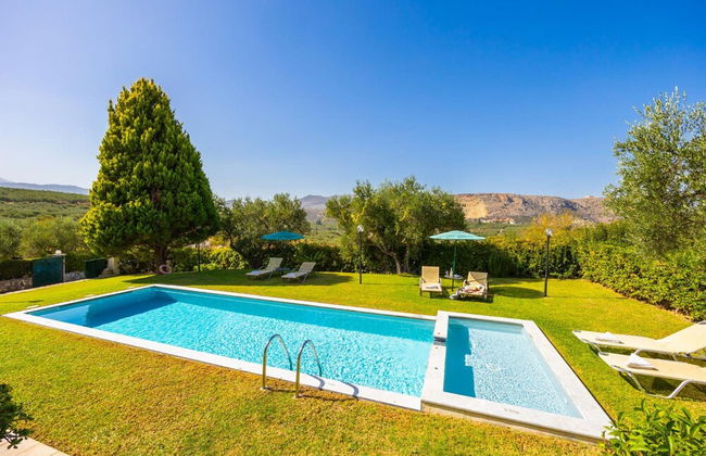 Villa Dimitris Large Private Pool Walk to Beach Sea Views A C Wifi Car Not Required Eco-frien - 1923 - Foto 30