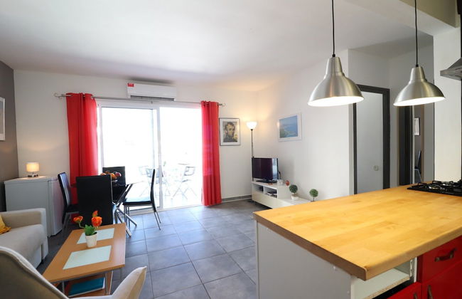 Apartment in Roses With Balcony - Photo 19