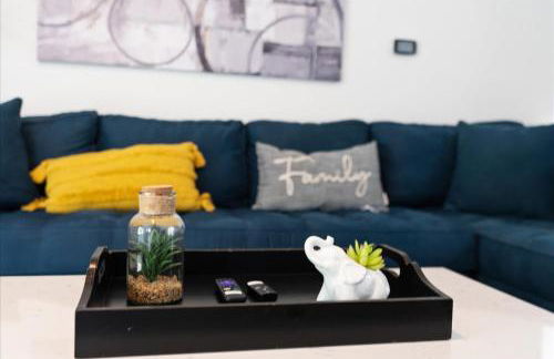 Super Comfy Home with Hot Tub! - Photo 32