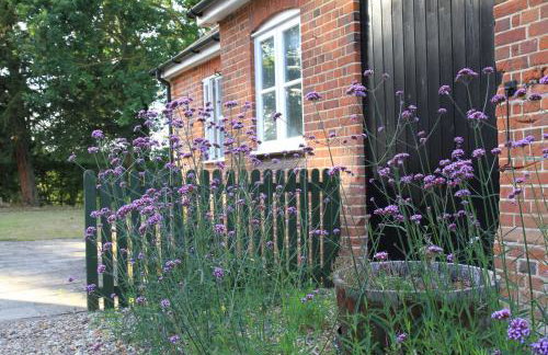 Sam's Stable - Photo 3