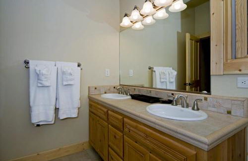Olive Branch - Private Hot Tub, Media Room, Pet-Friendly, Near Northstar! - Foto 14