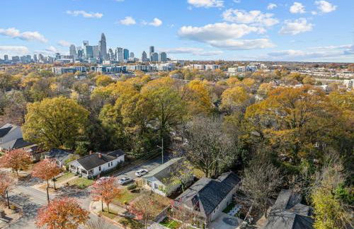 Charlotte Retreat: Luxury 4BR Heaven - Foto 99