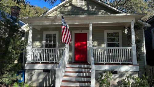 Downtown 3 BR, 2 BA newly renovated home close to Castle St - Photo 5