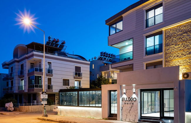 Eluxio Suite Hotel - Photo 71