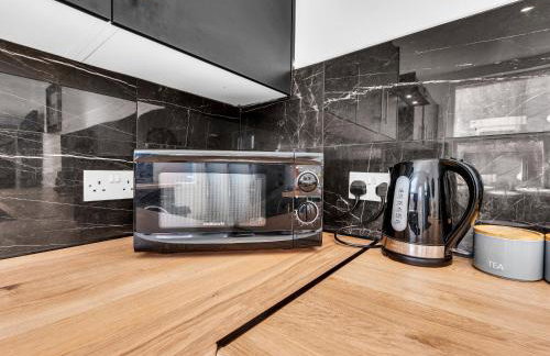 Anfield House - Liverpool Retreat 7 Bedroom Home - Photo 62