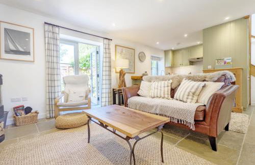 Hearnesbrook Barn , Emsworth - Photo 2