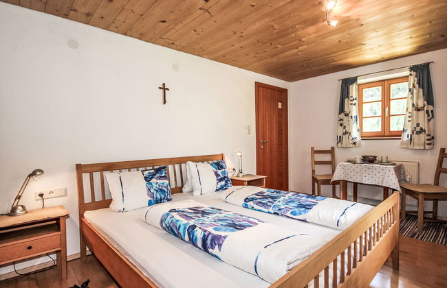 Beim Holzschnitzer - Foto 5