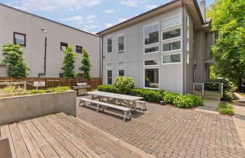 12 South Home WALK to Belmont with Deck and Patio - Foto 15