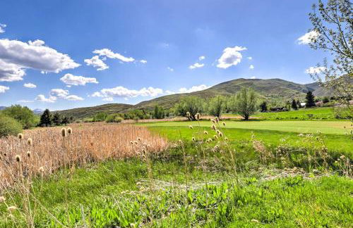 Peaceful Midway Studio with Mountain and Golf Views! - Photo 24