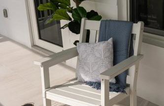 Oceanfront Oasis BBQ Patio, Free Dock, Pool and Secret Speakeasy - Foto 36