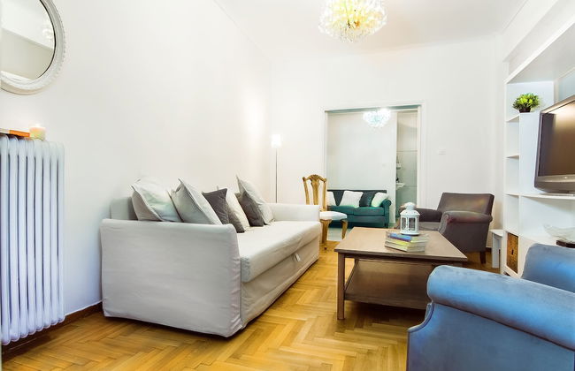 Charming 2 bdr apt next to Piraeus port - Photo 1