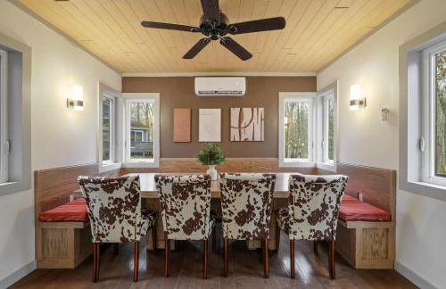 Luxurious Poconos Retreat - Hot Tub, Sauna, Games - Foto 12