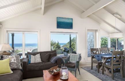 Chapman Cove by Avantstay Gorgeous Beach Bungalow w/ Sauna - Photo 12