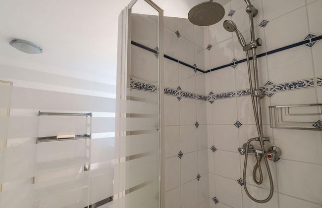 Pleasant Holiday Home With Sauna - Foto 17