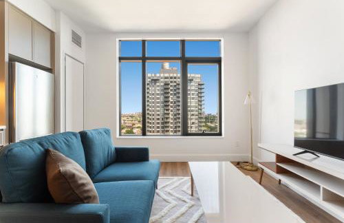 Elegant Studio Haven, Upscale Comfort - Photo 9