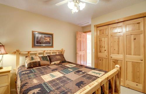 Lakefront Isle Escape with Dock and Fire Pit! - Foto 15