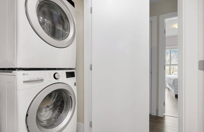 Harmony Haven 2BR Lakefront Suite - Photo 42