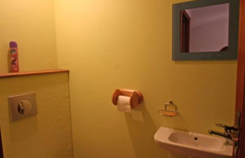 Gîte spacieux avec terrasse, confort moderne dans un cadre verdoyant et propice aux balades. - FR-1-589-79 - Foto 4