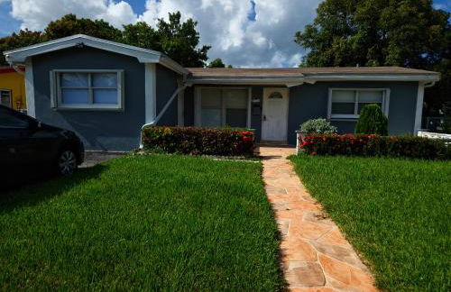 The Vacay Inn - Photo 1