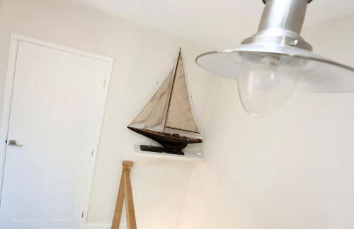 Fabulous beachfront 3 bed house with parking - Foto 43