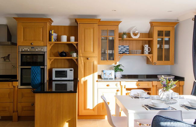 Quaint Coastal Cottage - 5 Mins From Beach - Foto 8