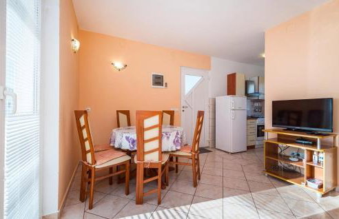 Gorgeous Apartment In Rtina With Wifi - Photo 14