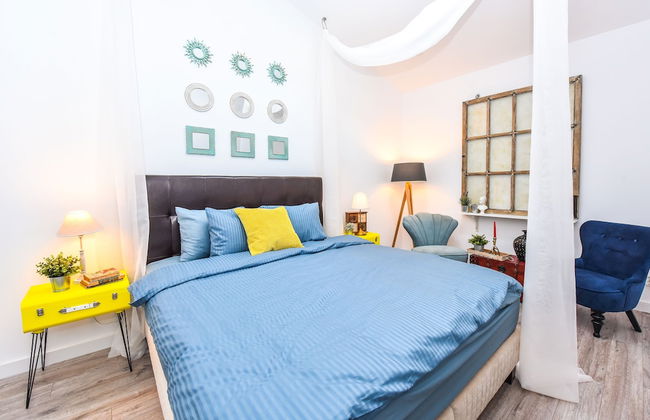 Parliament & River View Apartments - Photo 44