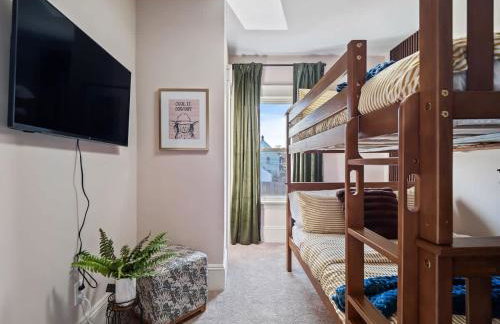 Cleveland Escape - Hot Tub - Karaoke Machine - Sleeps 12 - Foto 43