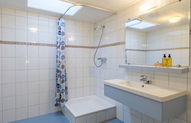 Cozy Bungalow in De Maasduinen - Photo 8