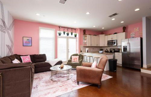 Lipstick & Boots 10 min to Broadway, Music Row, Fun - Foto 1