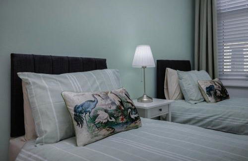 Comfy 3-Bed, Sleeps 5 & Parking - Foto 18