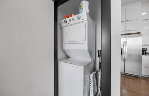 Chic Downtown Condo Steps from UIowa & Nightlife - Foto 21