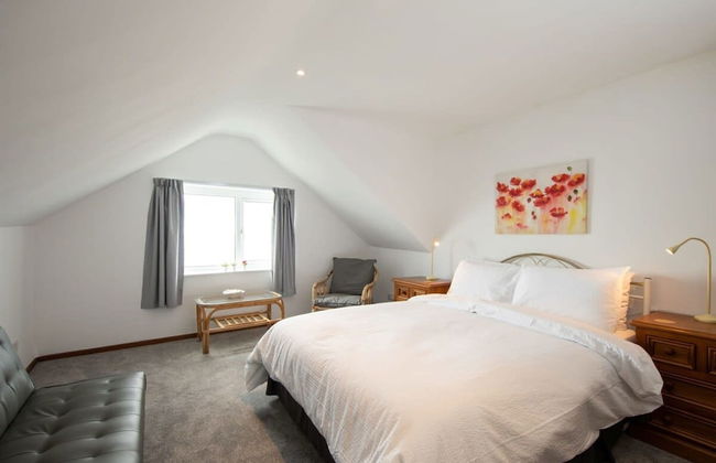 Stunning Beachfront Apt w Balcony Sea Views - Foto 64