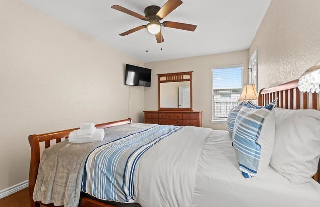 Spacious 3BR Home in Amazing Location - Photo 27