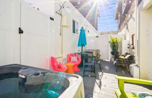C- Vibrant and Glam NoHo Pad near U-Studios and H-Sign - Foto 2
