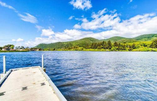 Tiki Escape w/ Amazing Mountain and Marsh Backdrop - Foto 24