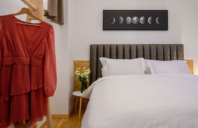 Yellow house with private parking - Photo 13