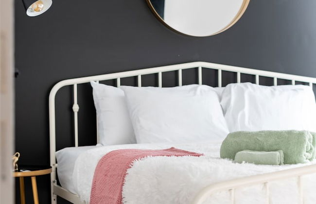 Prime Location Top Rated Clean Parking Free - Foto 47