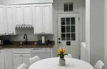 Large DUPLEX Apt 2Bdrm 1Den-Metro - Foto 25