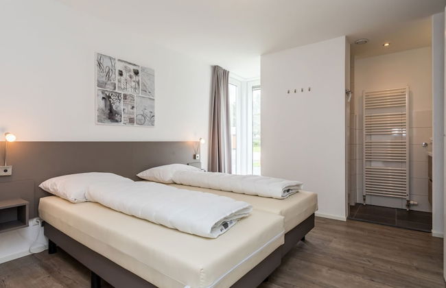 Modern Villa With Large Kitchen in Limburg - Photo 2