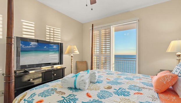 Beachfront Bliss Awaits: 2-bed, 2-bath Condo at Sterling Reef - Sleeps 6! - Foto 4, Habitación