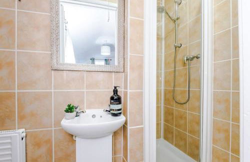 Jephsons Lodge Studio 9 - WiFi, 5 Mins Walk to Town Centre, Free Parking, Netflix, Prime & Disney - Foto 10