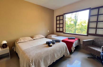 Refúgio em Macacos para até 12 hóspedes com piscina aquecida, 5 suítes e riacho - Foto 19