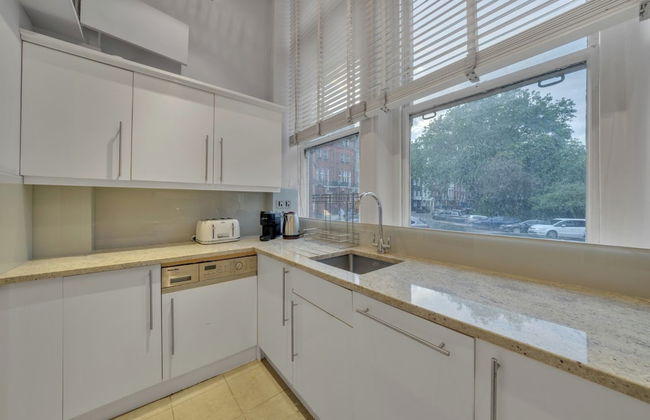 The Knightsbridge Residences - Photo 33