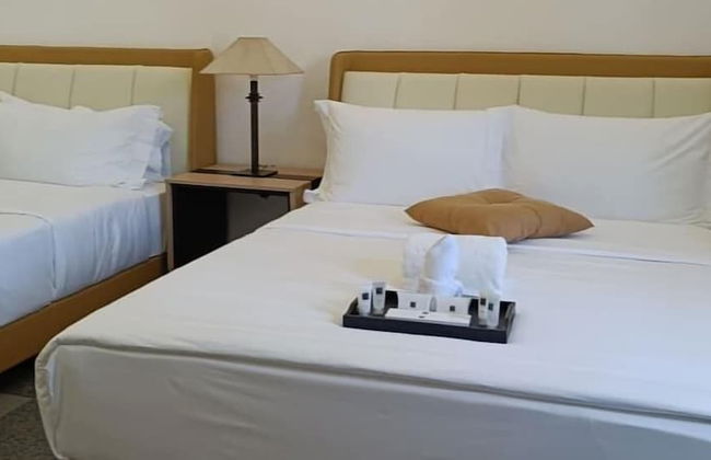 Aurora Villas and Cabin Resort - Photo 8