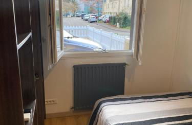 Nancy, Magnifique studio totalement climatisé, meublé, salle de bains et wc séparés, parking privé, cuisine équipée, WIFI - Foto 9