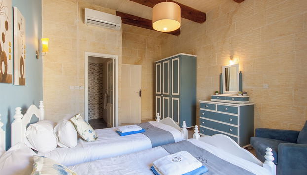 Twilight Gozitan Farmhouse With Pool - Foto 2, Habitación