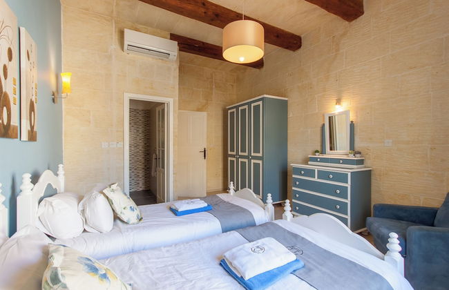 Twilight Gozitan Farmhouse With Pool - Foto 13